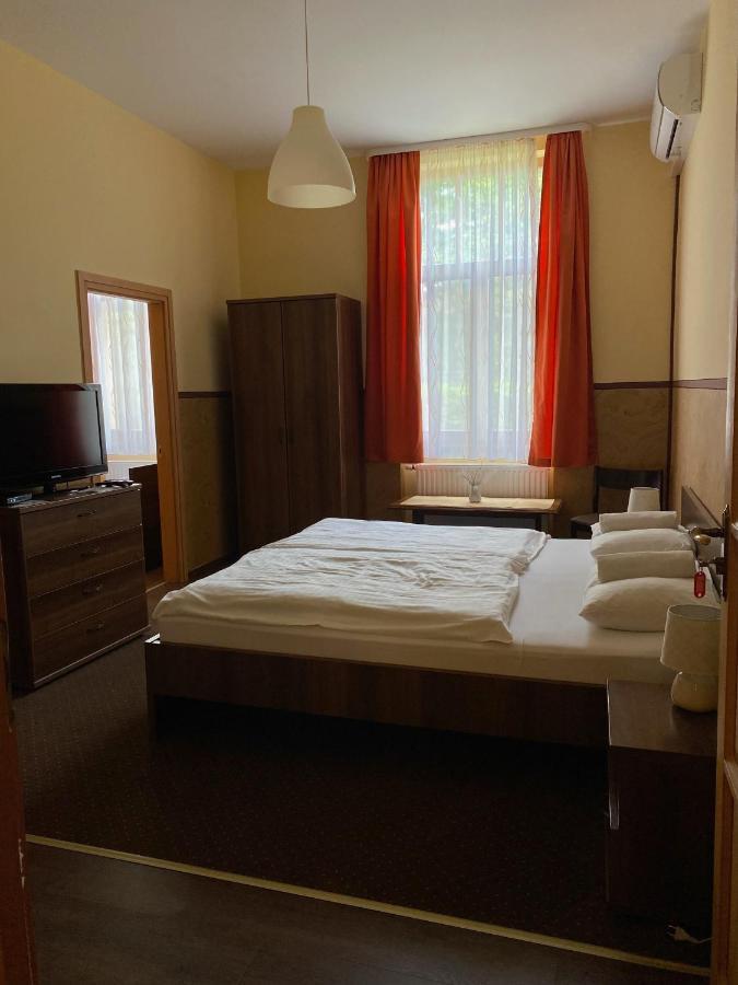 Hét Pecsét Fogadó Étterem Sopron Exterior foto