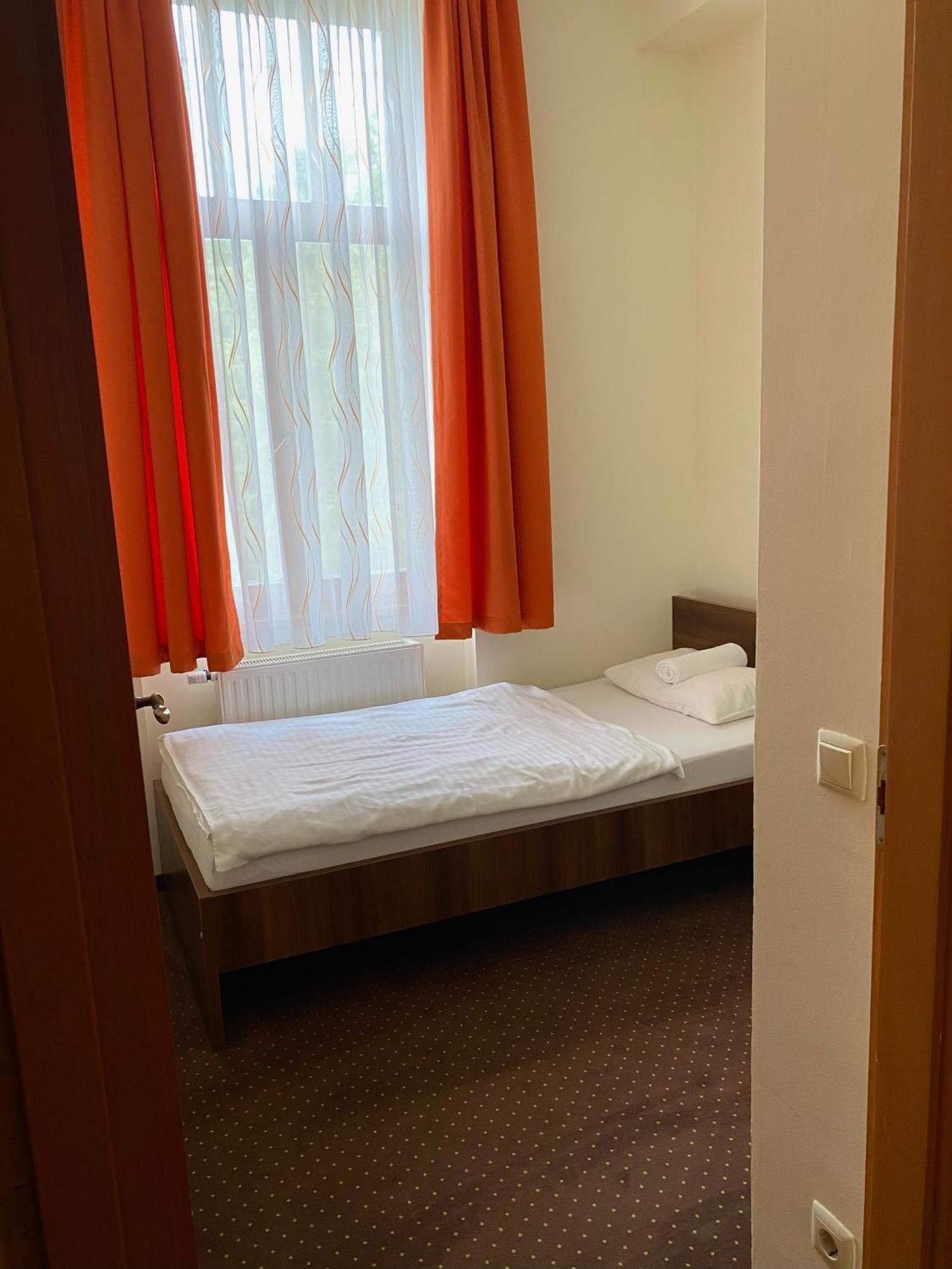 Hét Pecsét Fogadó Étterem Sopron Exterior foto