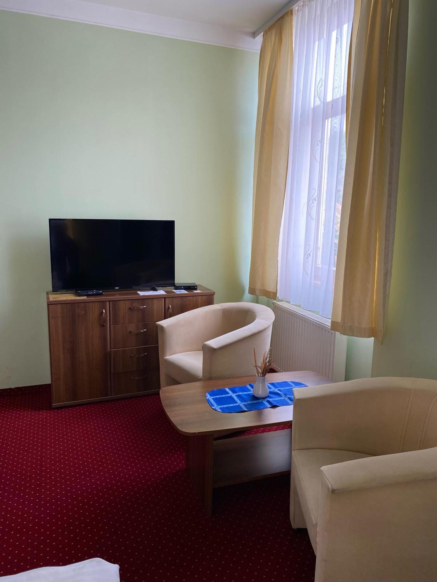 Hét Pecsét Fogadó Étterem Sopron Exterior foto