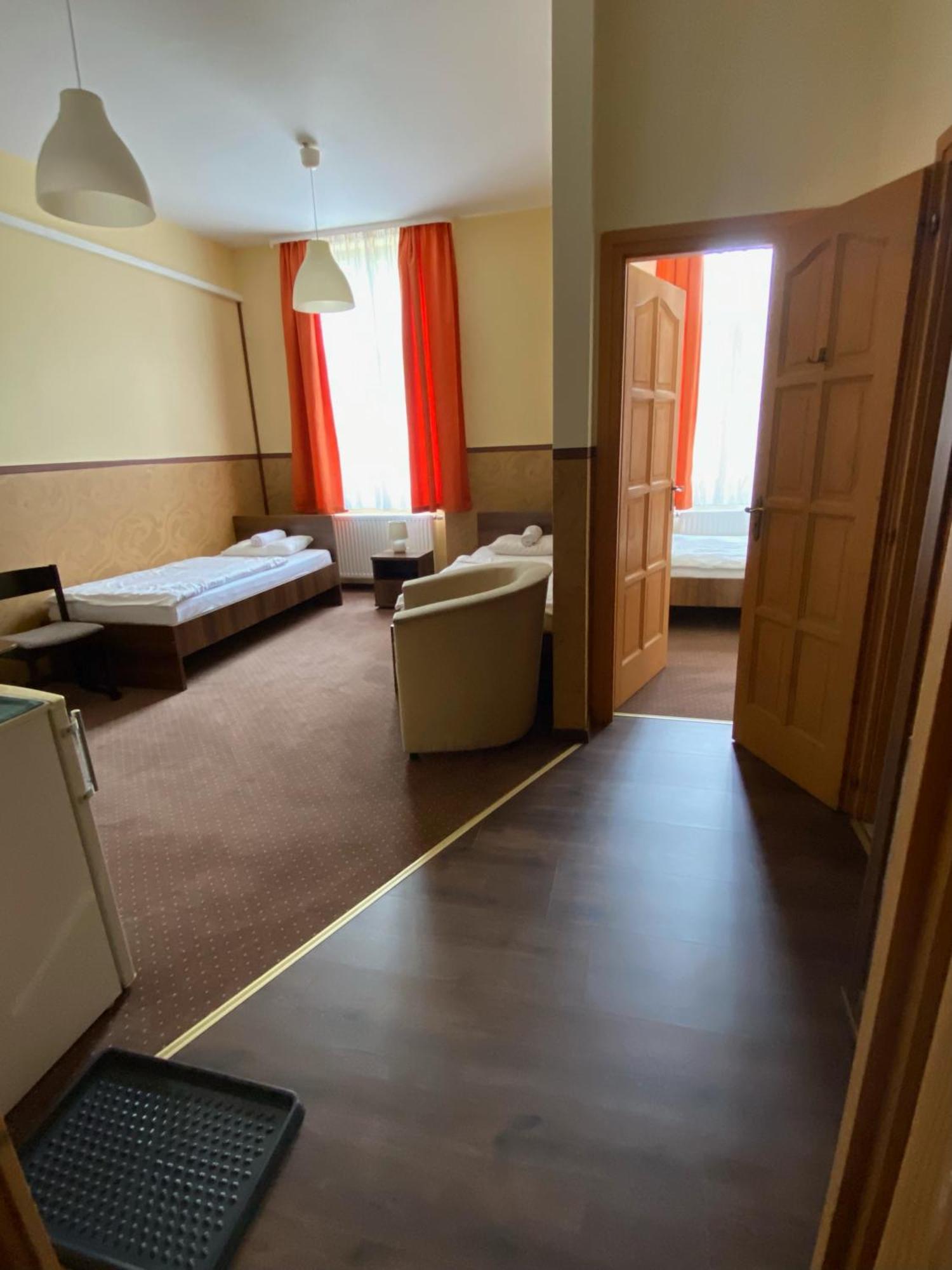 Hét Pecsét Fogadó Étterem Sopron Exterior foto