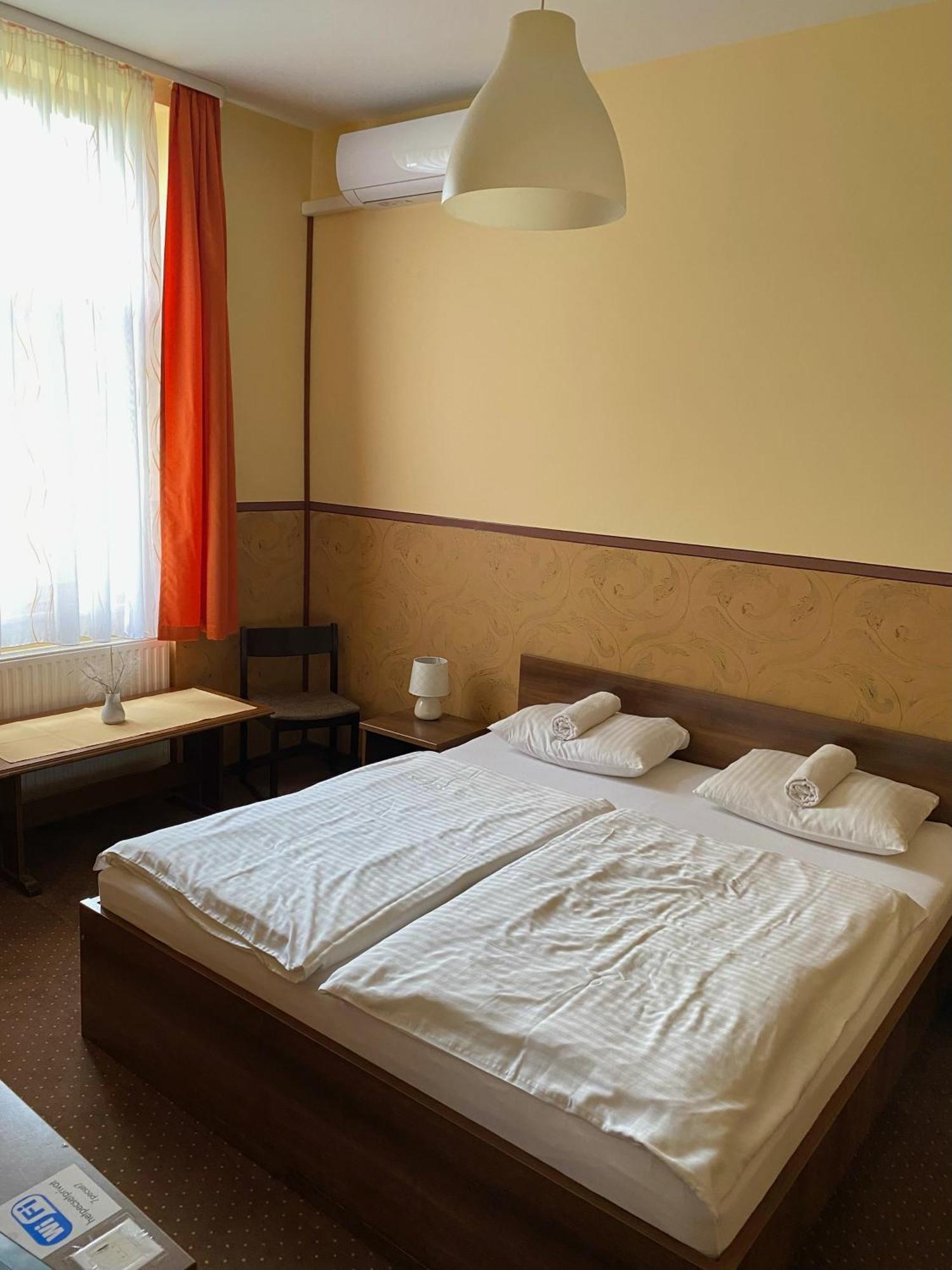 Hét Pecsét Fogadó Étterem Sopron Exterior foto