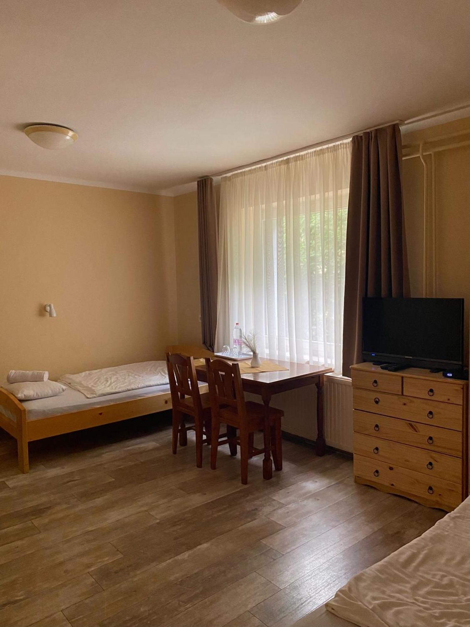 Hét Pecsét Fogadó Étterem Sopron Exterior foto