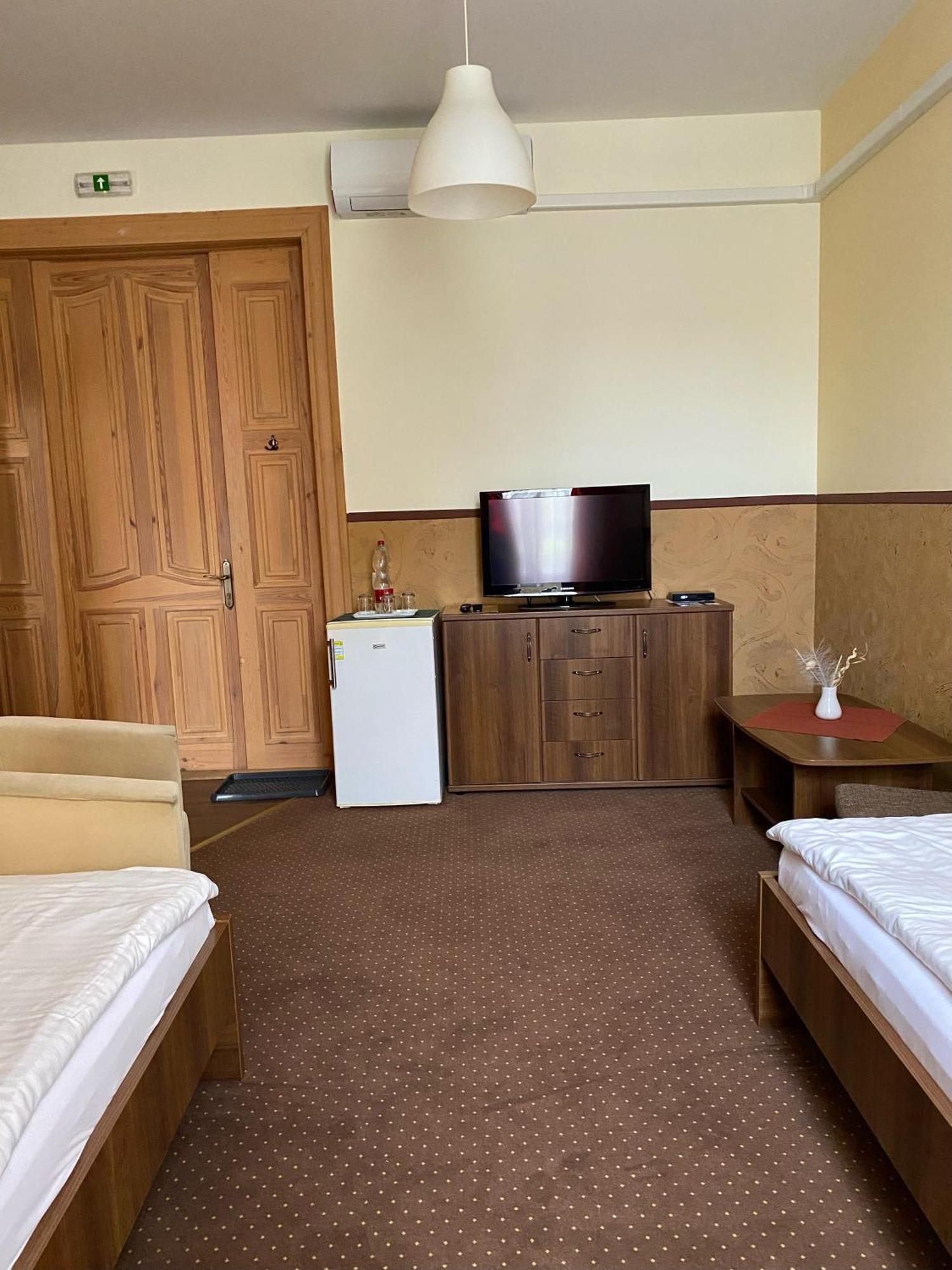 Hét Pecsét Fogadó Étterem Sopron Exterior foto